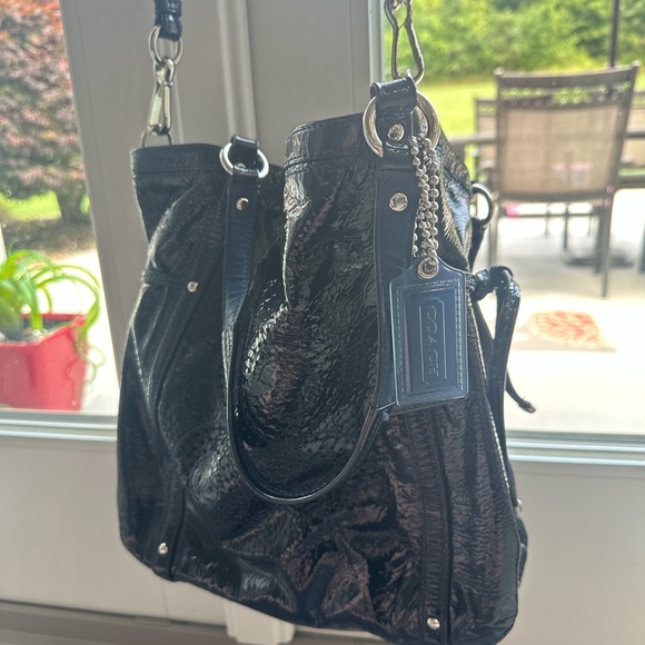 VINTAGE. Coach Aubrey Navy Tote. Good Condition. Goes for a lot on ebay. - Picture 5 of 5